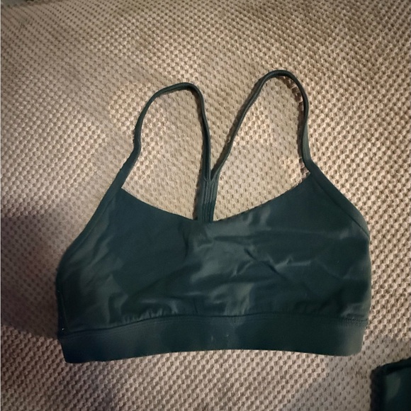 Lululemon legacy green hotty hot shorts, flow y bra and align legging 25” shorts - Picture 5 of 8